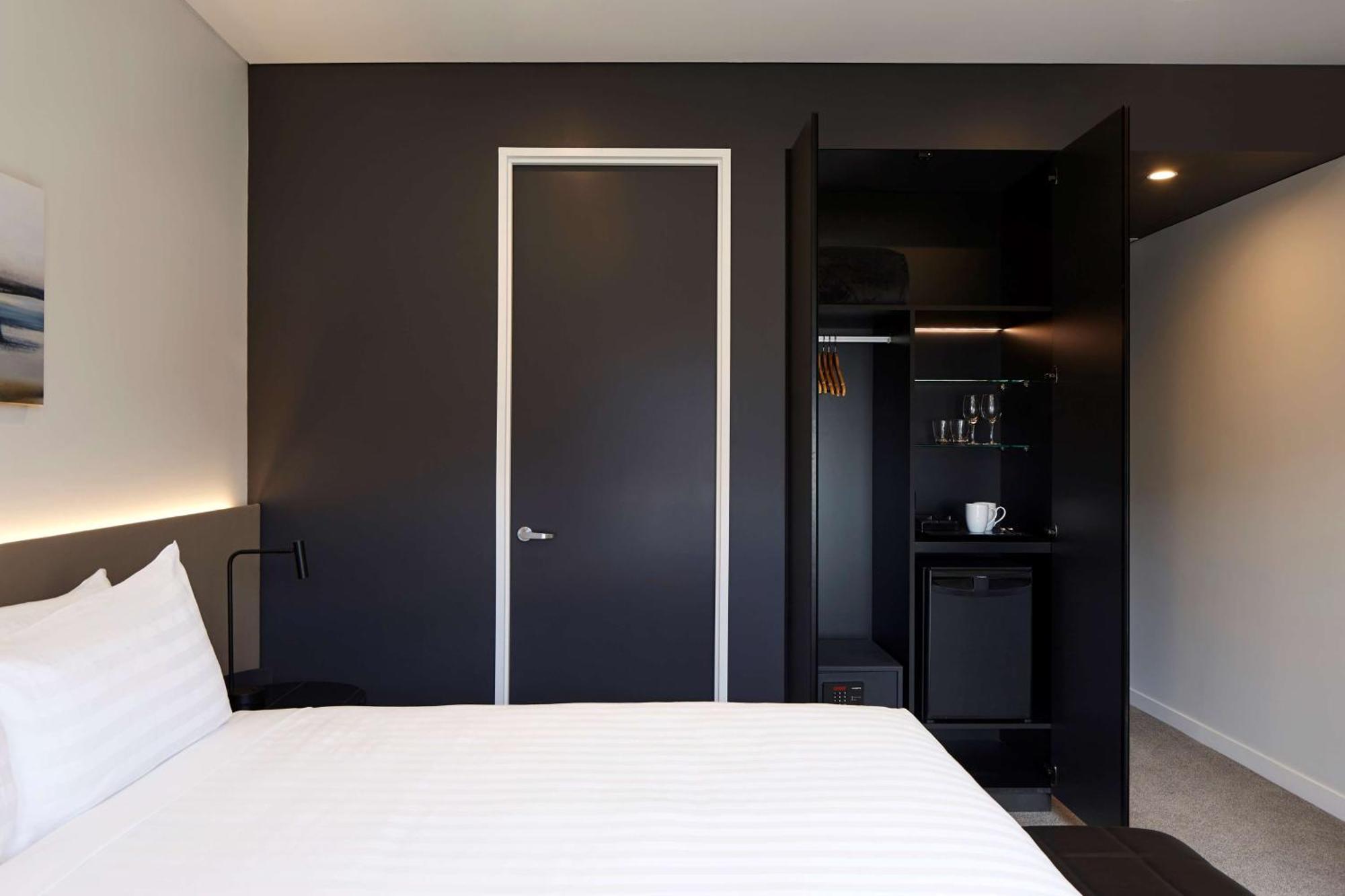 Travelodge Hotel Auckland Wynyard Quarter Стая снимка